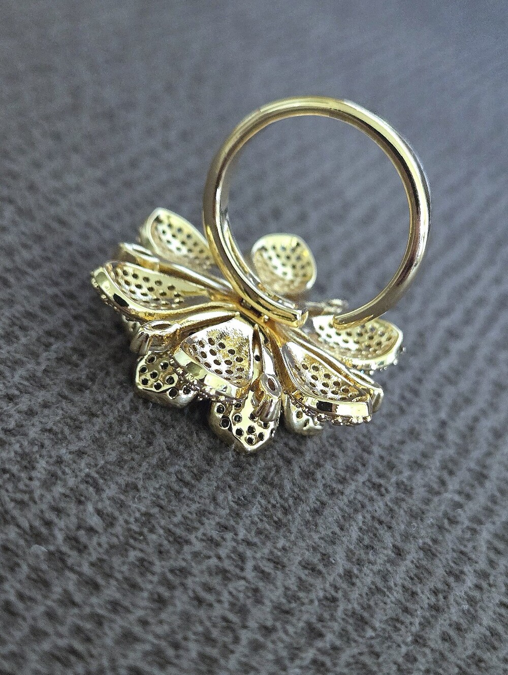 Eye👁 Candy🍭 Pave Crystal💎 Double✌️ Layered Flower🌸 "Bloom" Ring💍 - NWT - Picture 11 of 16